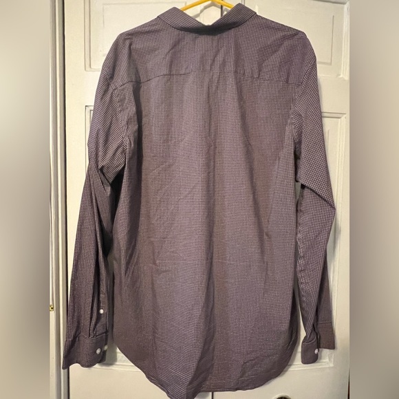 Old Navy Men’s Button Down Dress Shirt - Picture 2 of 3